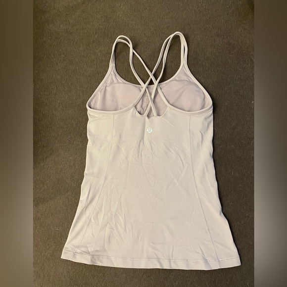 Lululemon yoga top with padding size 2 - Picture 2 of 3